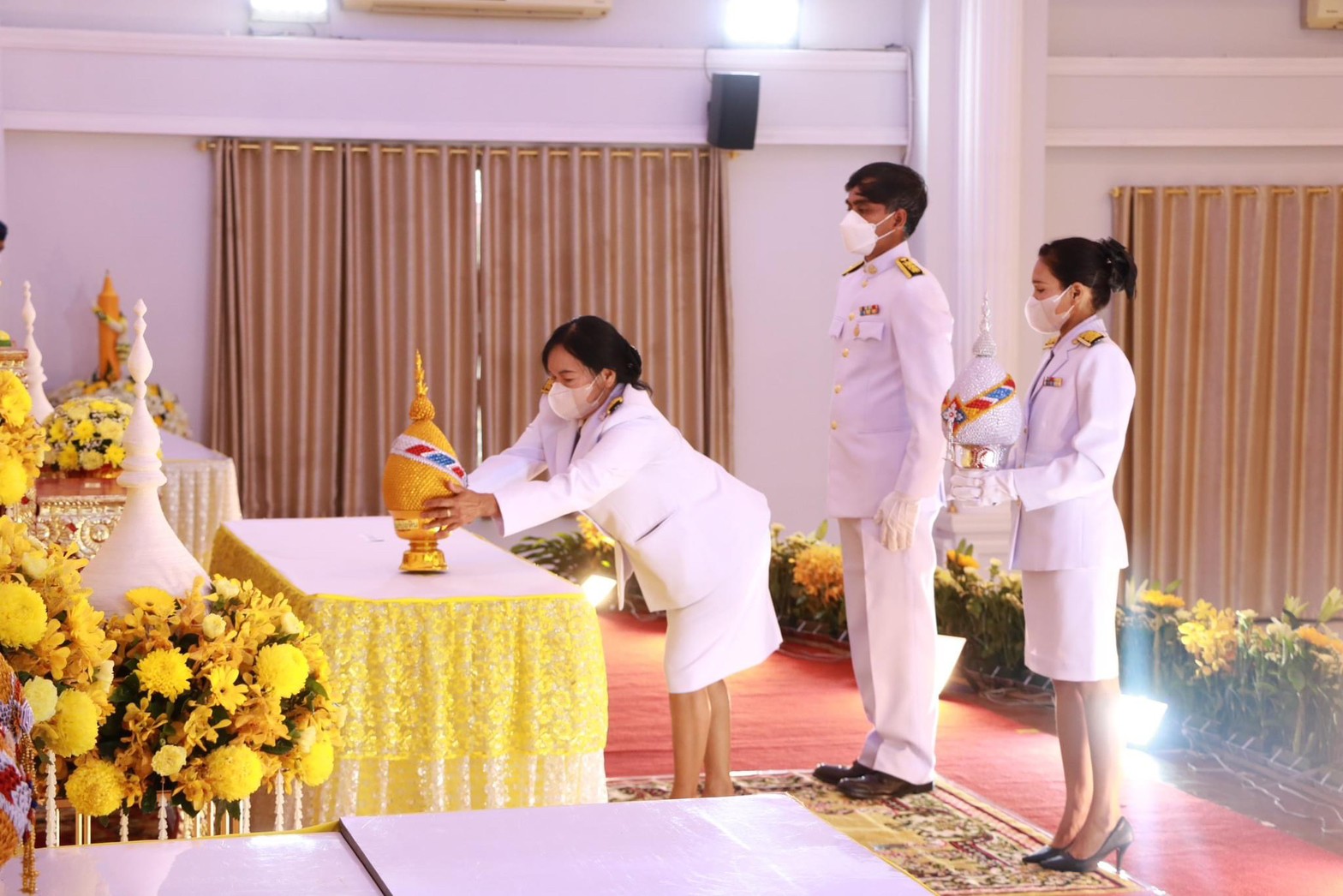 พิธีถวายเครื่องราชสักการะ วางพานพุ่มและพิธีจุดเทียนถวายพระพรชัยมงคลเนื่องในโอกาสวันเฉลิมพระชนมพรรษาพระบาทสมเด็จพระเจ้าอยู่หัว 28 กรกฎาคม 2566