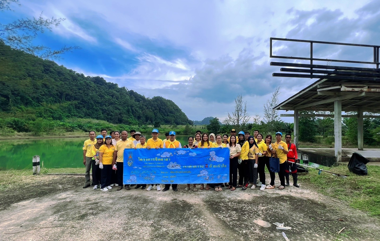 ปรับปรุงภูมิทัศน์เพื่อเตรียมความพร้อมในการจัดงานโครงการสืบสานประเพณีลอยกระทง ประจำปี 2566