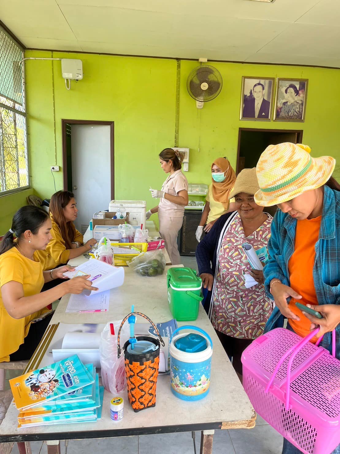 ฉีดวัคซีนป้องกันโรคพิษสุนัขบ้า หมู่ที่ 6 บ้านทุ่งขมิ้น