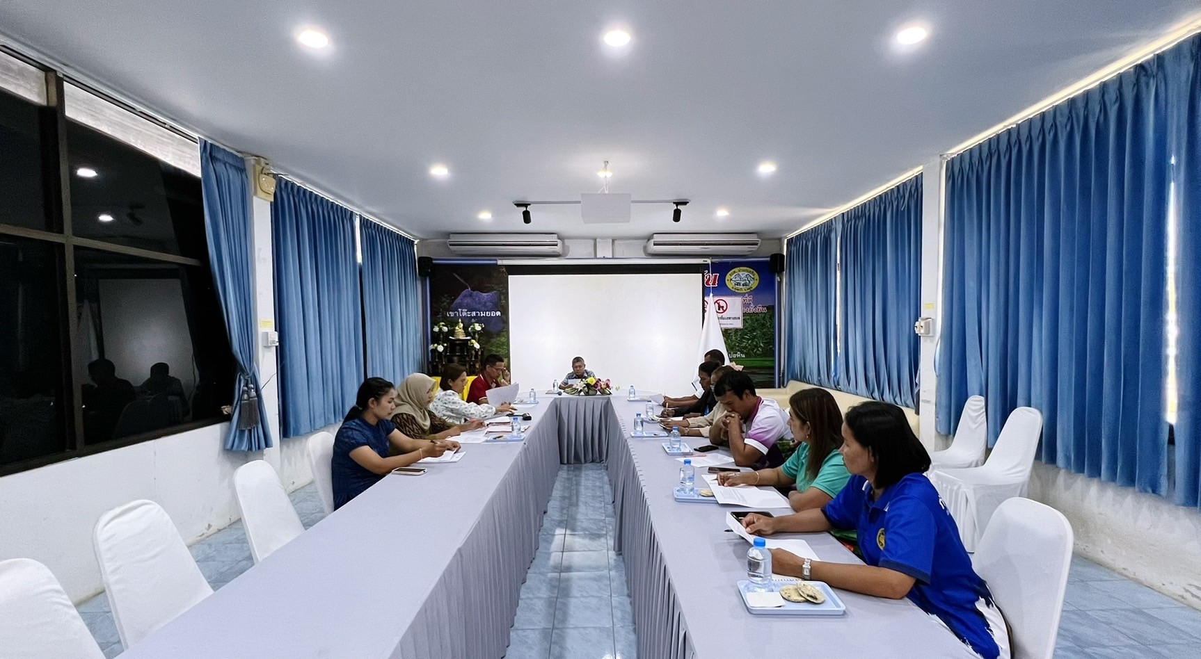 ประชุมเพื่อหารือแนวทางการดำเนินโครงการพระราชดำริ ด้านสาธารณสุขขององค์กรปกครองส่วนท้องถิ่น