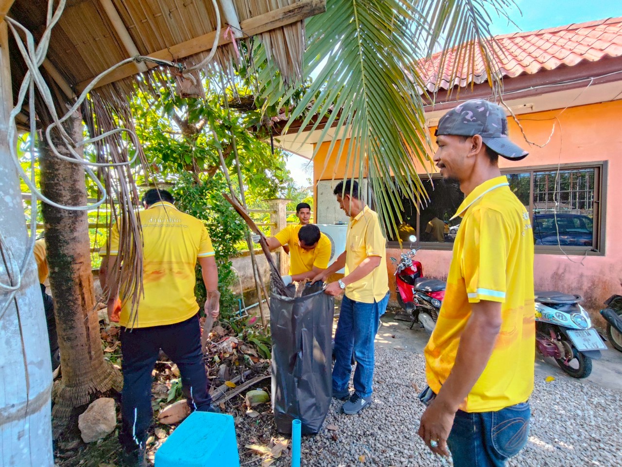กิจกรรม Big Cleaning Day และกำจัดลูกน้ำยุงลาย