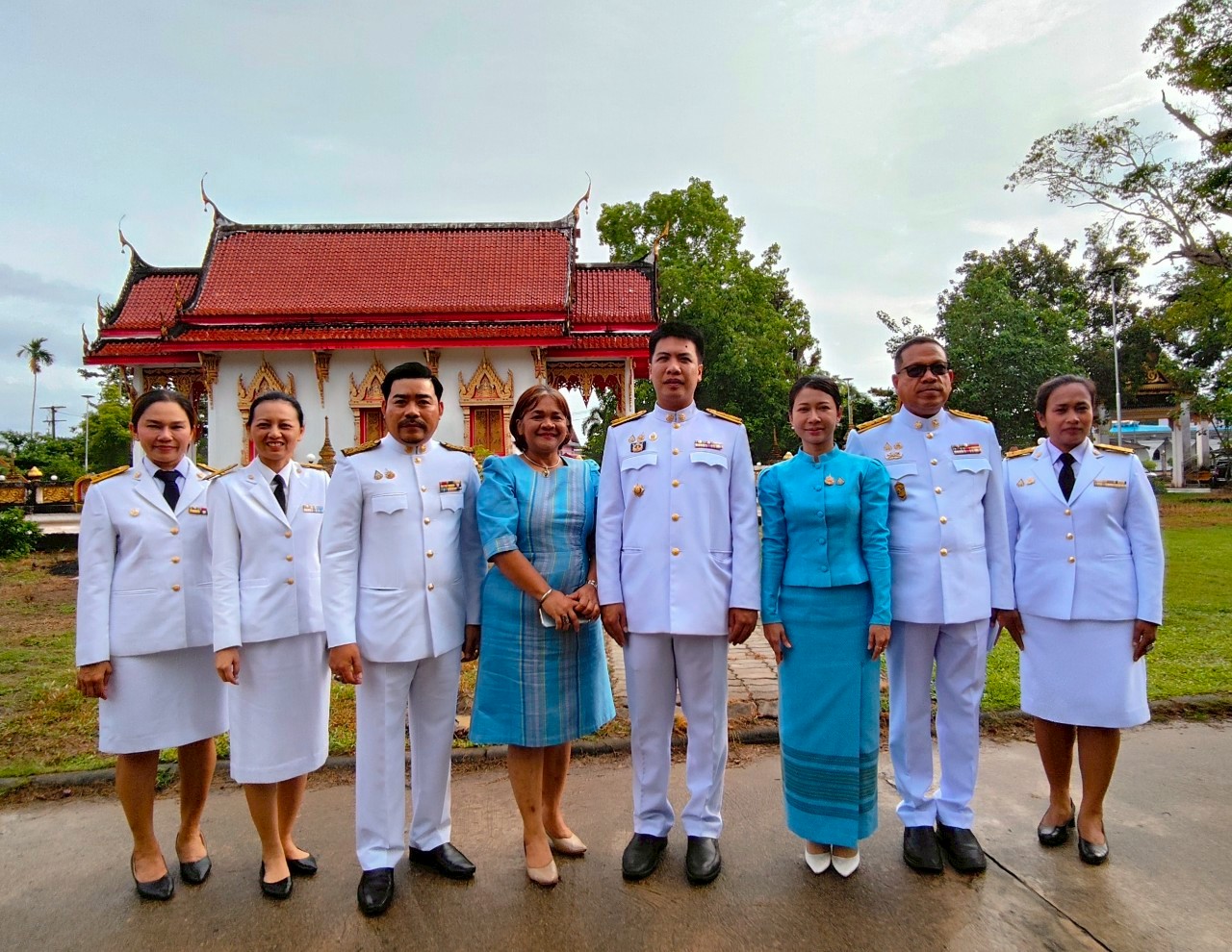 เข้าร่วมพิธีทำบุญตักบาตรถวายพระราชกุศล ภายใต้กิจกรรมเฉลิมพระเกียรติ สมเด็จพระนางเจ้าสิริกิติ์ พระบรมราชินีนาถ พระบรมราชชนนีพันปีหลวง