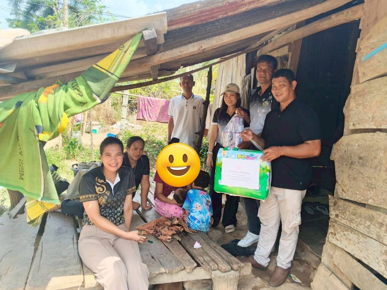 ลงพื้นที่เยี่ยมและมอบเครื่องอุปโภคบริโภค