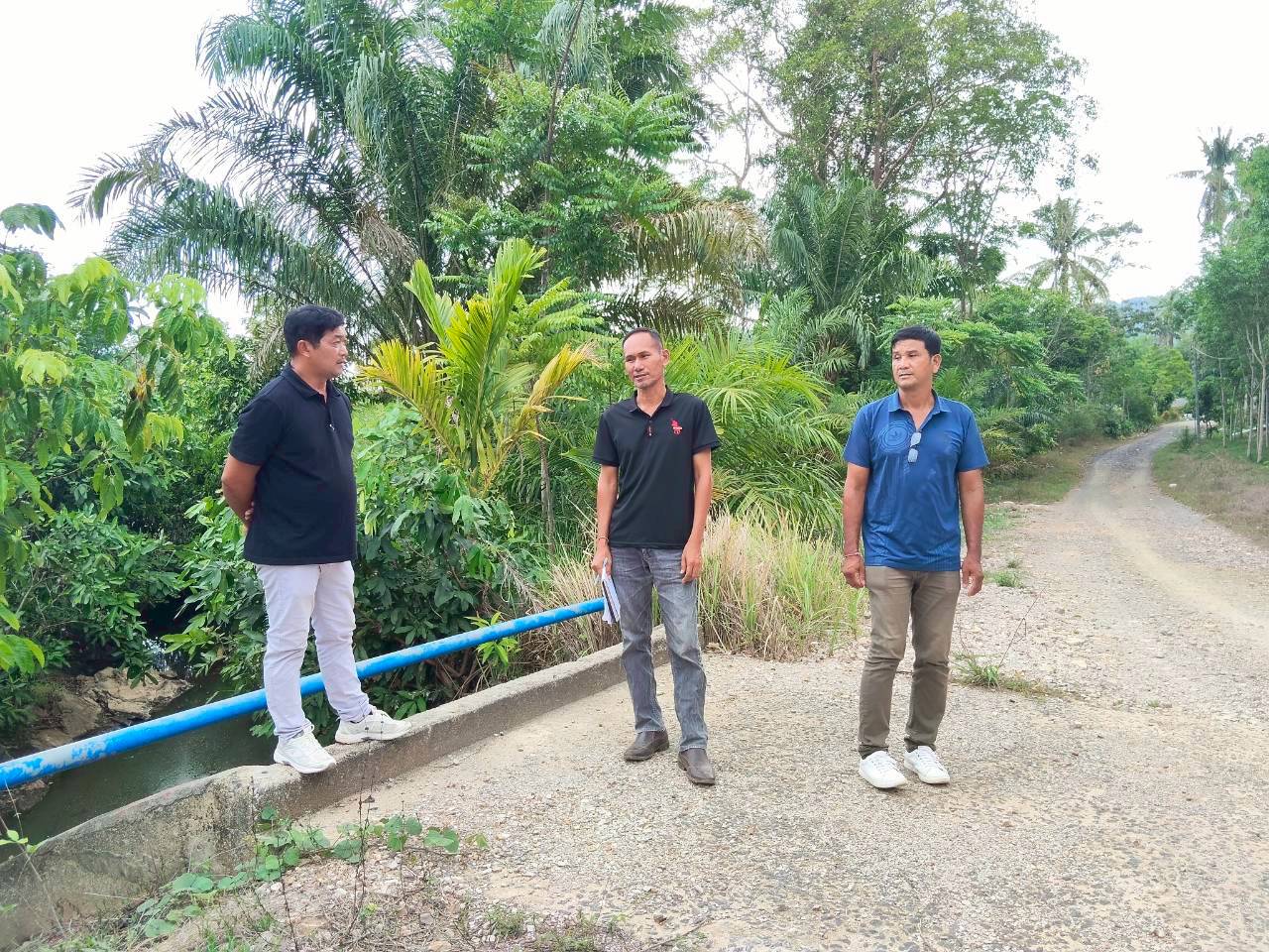 ลงพื้นที่สำรวจถนน ณ ซอยหลังเขา หมู่ที่ 2 บ้านคลองห้วยบ่า ตำบลป่าแก่บ่อหิน อำเภอทุ่งหว้า จังหวัดสตูล