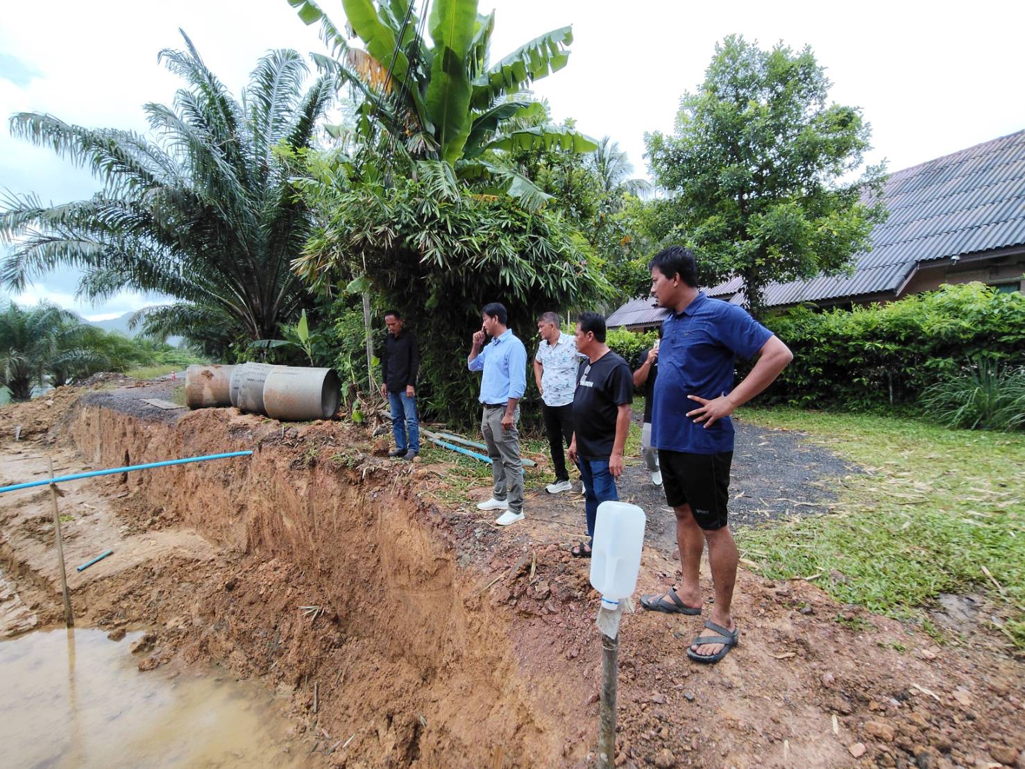 ลงพื้นที่ตรวจเยี่ยมและติดตามความคืบหน้าโครงการอนุรักษ์ฟื้นฟูสระเก็บน้ำบ้านวังนา