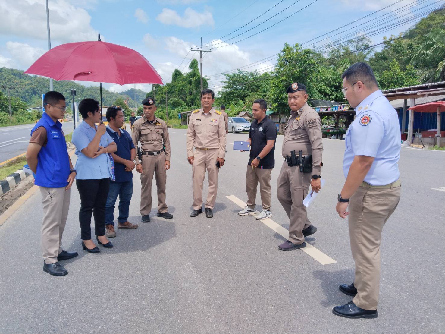 ลงพื้นที่ตรวจสอบและวิเคราะห์สาเหตุการเกิดอุบัติเหตุทางถนนบริเวณทางหลวงแผ่นดินหมายเลข 404