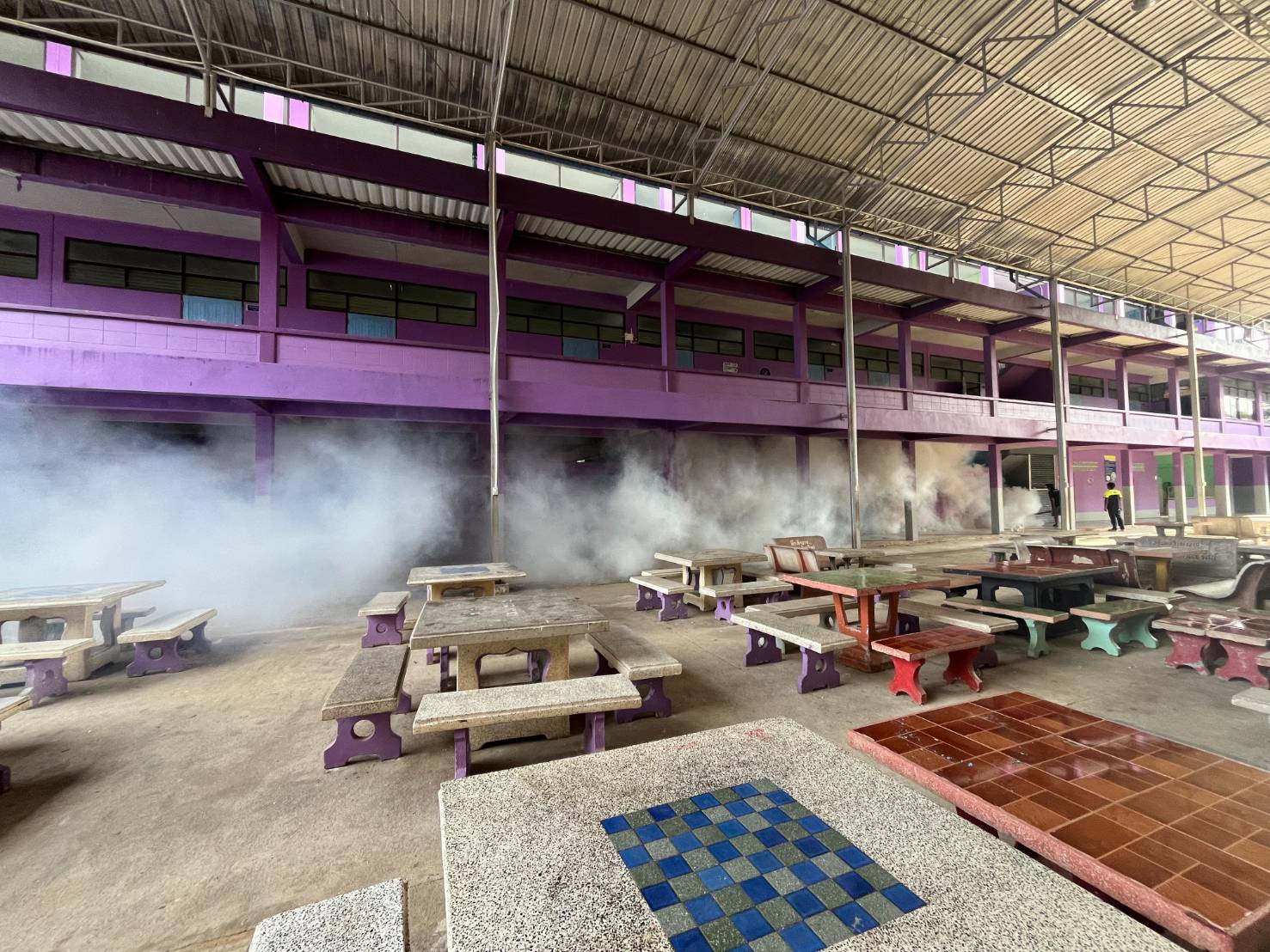 ดำเนินการตามมาตรการควบคุมโรคไข้เลือดออกโรงเรียนทุ่งหว้าวรวิทย์