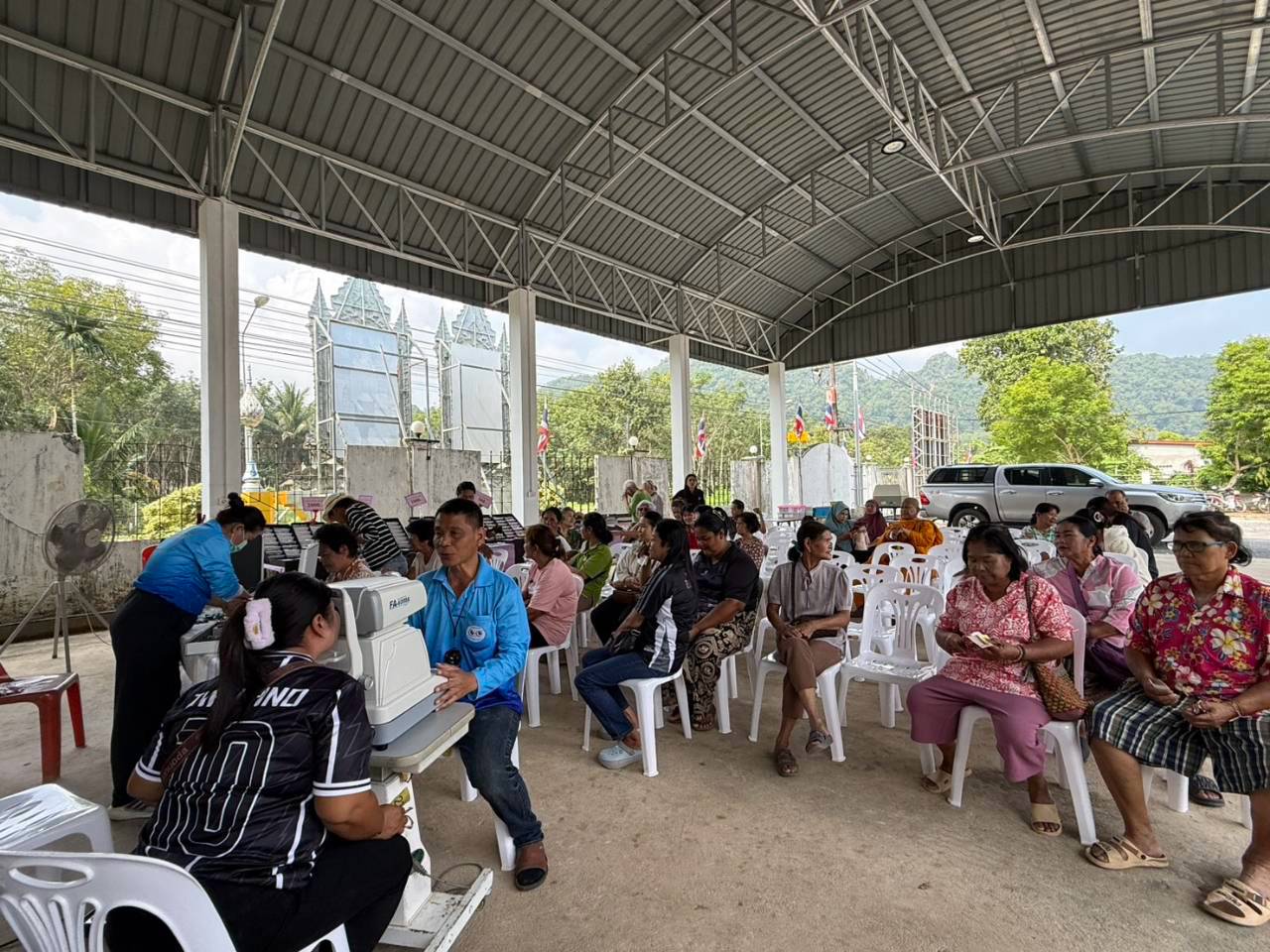 ขอขอบคุณ ศูนย์แว่นตาไทย ที่ได้ออกให้บริการตรวจวัดสายตา ณ อาคารโรงจอดรถสำนักงาน อบต.ป่าแก่บ่อหิน