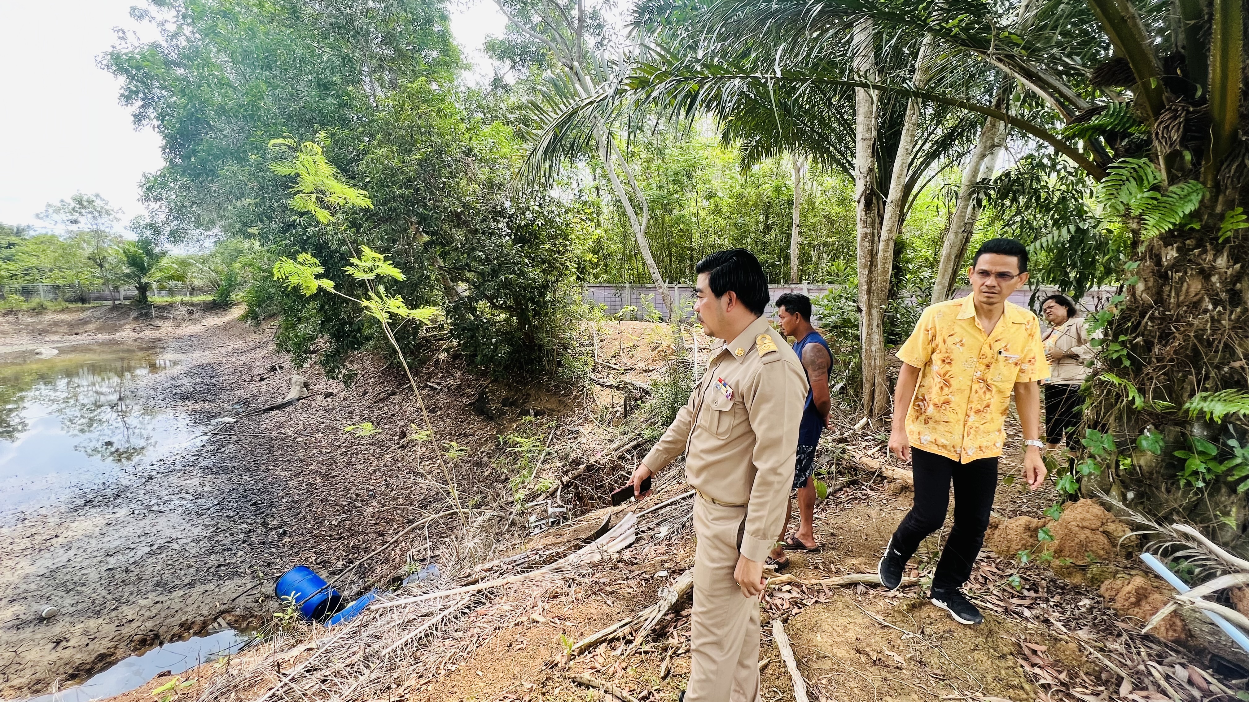 ตรวจสอบระบบน้ำประปา ม.2 (หน่วยโรงเรียนป่าแก่บ่อหิน) และโครงการขุดลอกสระน้ำบริเวณที่ตั้งประปา ม.1 (สวนนายปอง) 